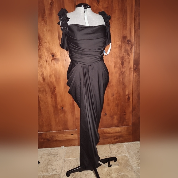 NWT Black Size 6 Unmatched BYU Gown - Picture 2 of 15